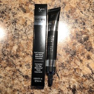 It Cosmetics Bye Bye Undereye concealer -light